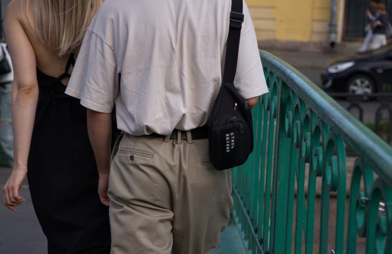 Discovering the World: The Untold Benefits of Hiring a Tourist Guide